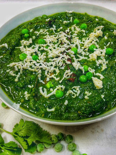A picture of Restaurant Style Palak Mutter.
