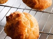 Une photo de pâte à choux