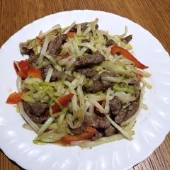 Yellow Chives with Beef slices A picture of Yellow Chives with Beef slices.