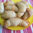 Baconos és virslis, sajtos kiflik