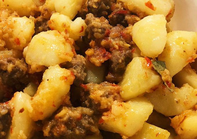 Ini dia! Resep mudah bikin Sambal goreng kentang &amp; “mince beef” yang menggugah selera