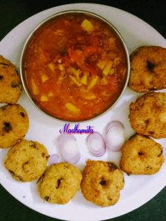 A picture of Bada and aloo dum.