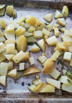 Una foto de Patatas al horno con romero