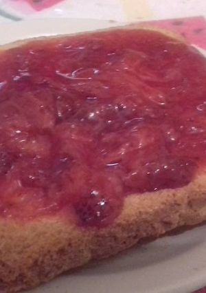 Una foto de Mermelada de cereza y ciruela con tequila a la mexicana picante