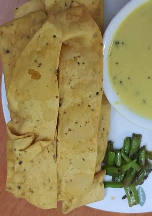 A picture of Gujarati Fafda.