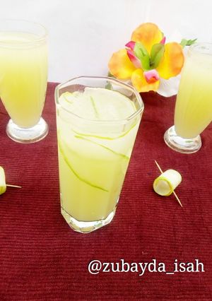 A picture of Cucumber Lemonade.