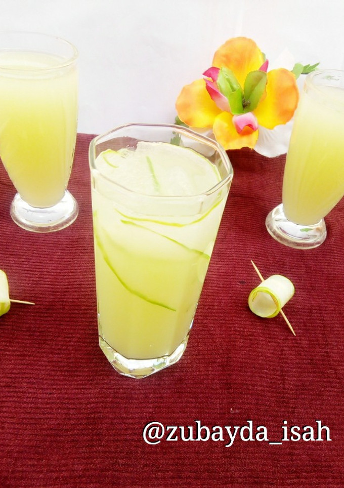 A picture of Cucumber Lemonade.