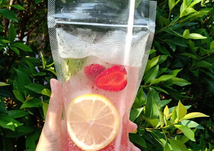 Resep Mojito Strawberry Breeze Anti Gagal