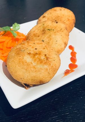 A picture of Rava Aloo kachori.