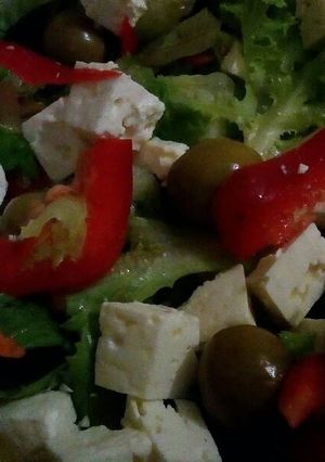 A picture of Lettuce, pepper, cucumber salad.