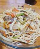 Chow Mein con carne (Fideos con verduras salteadas y carne)