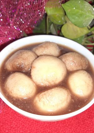 A picture of Chocolate flavour rasgulla.