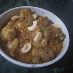 A picture of Shahi paneer masala.