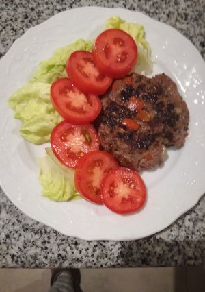 Una foto de Paty casera rellena de morrón y cebolla agridulce