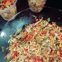 A picture of بھیل پوری.