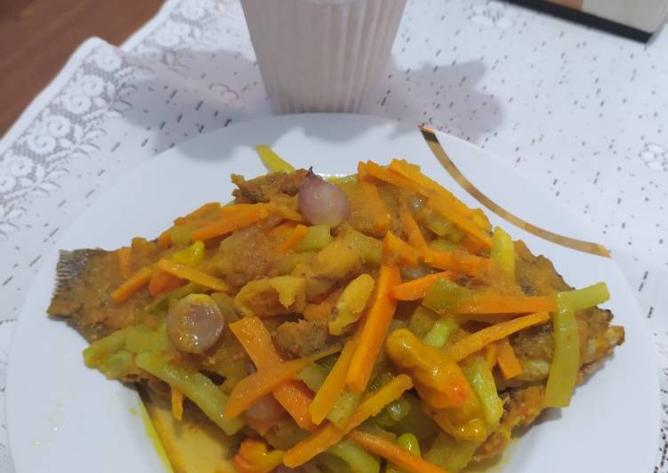 Resep Gurame Bumbu Acar Kuning, Enak Banget
