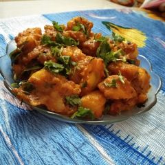 A picture of Khatte aloo.