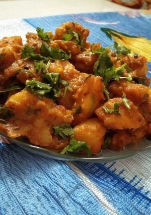 A picture of Khatte aloo.