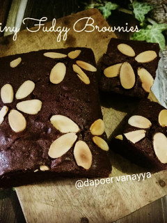 Foto resep Shiny fudgy brownies (Brownies no mixer)