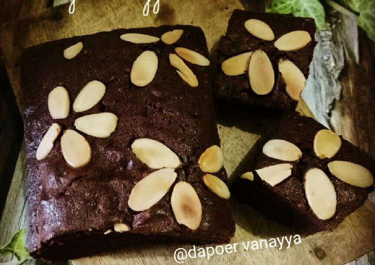 Resep Shiny fudgy brownies (Brownies no mixer) yang Enak Banget