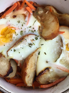 Una foto de Ensalada tibia de peras, arroz integral y quesos