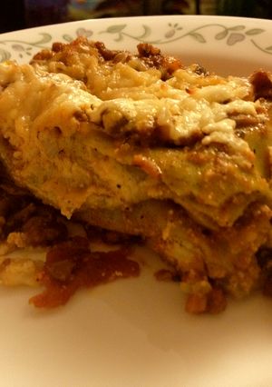 A picture of Lasagne Verdi with Ricotta-Parmesan sauce.