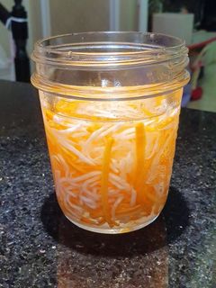 Foto resep Carrots and Daikon Pickle