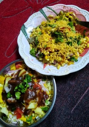 A picture of Puffed rice bhel.