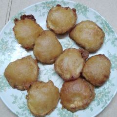 A picture of Banana Bhajji (Kela Bhajiya).