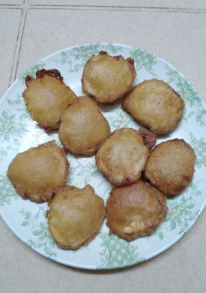 A picture of Banana Bhajji (Kela Bhajiya).