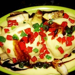 A picture of Chocolate Balls In Custard Dessert.