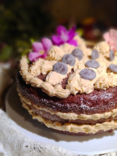 Una foto de Bizcocho de Chocolate relleno de Crema Diplomática