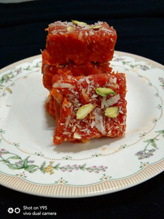 ગાજરનો હલવો (Gajar Halwa Recipe In Gujarati) રેસીપી મુખ્ય ફોટો