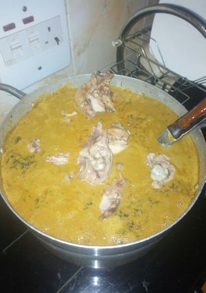 A picture of Groundnut soup with chicken.
