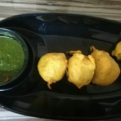 A picture of Batata vada.