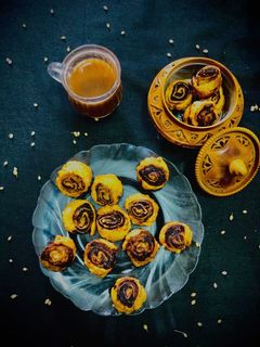 बाकरवडी (bakarvadi recipe in marathi) रेसिपी चे मुख्य फोटो