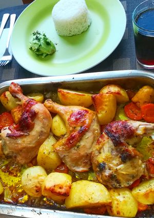 Una foto de Pollo al horno a las finas hierbas 🐔🌿