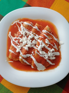 Una foto de Peneques en caldillo de jitomate de la abuela 😋👏🏼