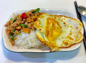 泰式打拋豬肉飯 的食譜成品照片