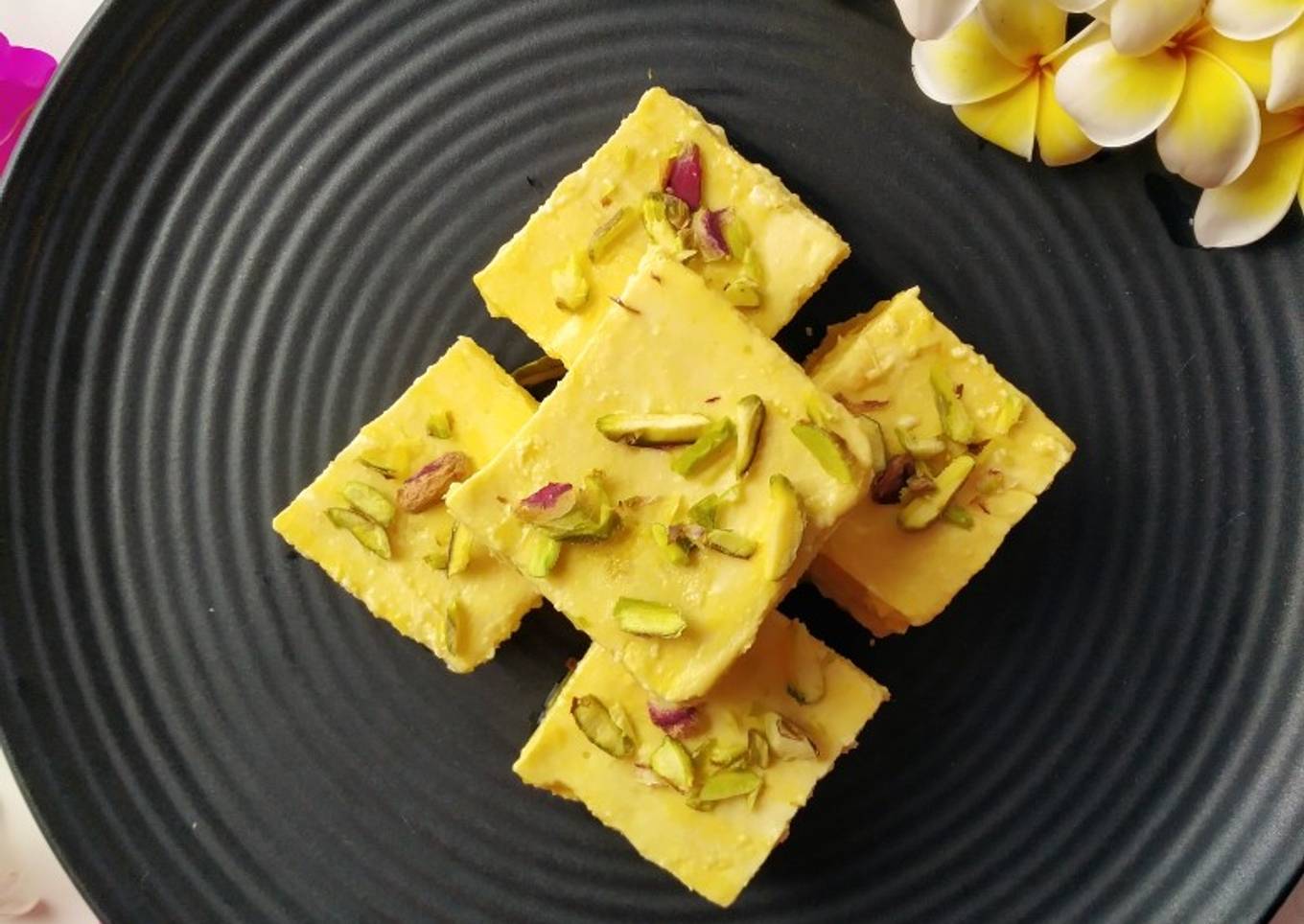 Mango Ice Cream Sandesh