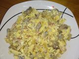 Revuelto de huevo, champiñones y bacon