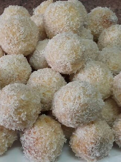 Una foto de Galletas de coco y mermelada