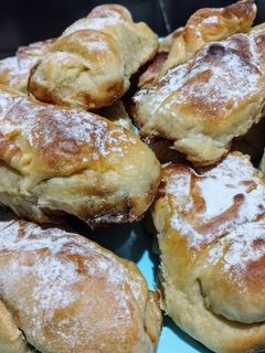 Una foto de Factura rellena de dulce de leche 🫨