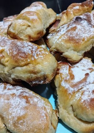 Una foto de Factura rellena de dulce de leche 🫨