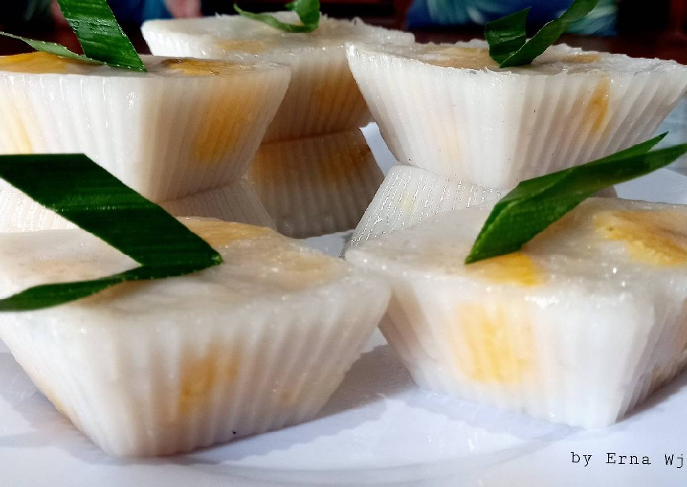 Kue talam pisang kristal