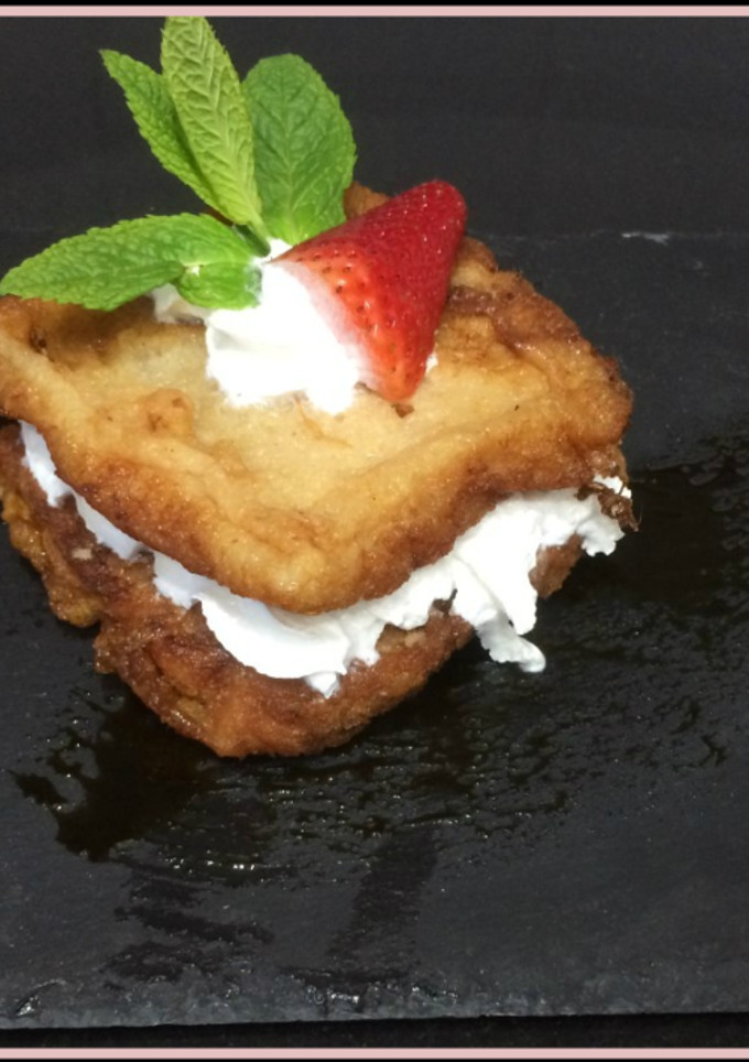 Una foto de Torrijas rellenas de nata