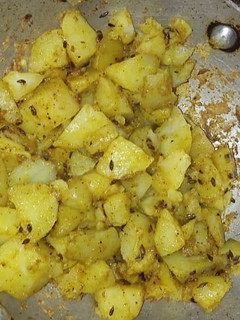 मसाला भुना आलू(masala bhuna aloo recipe in hindi) रेसिपी मुख्य फोटो