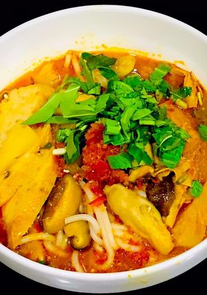 A picture of Vegetarian Bún Huế.
