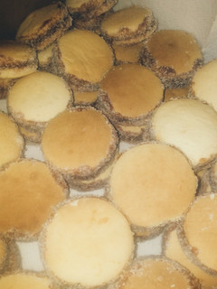 Una foto de ❁ Alfajores de maicena ❁