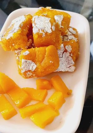 A picture of Papaya Bars.